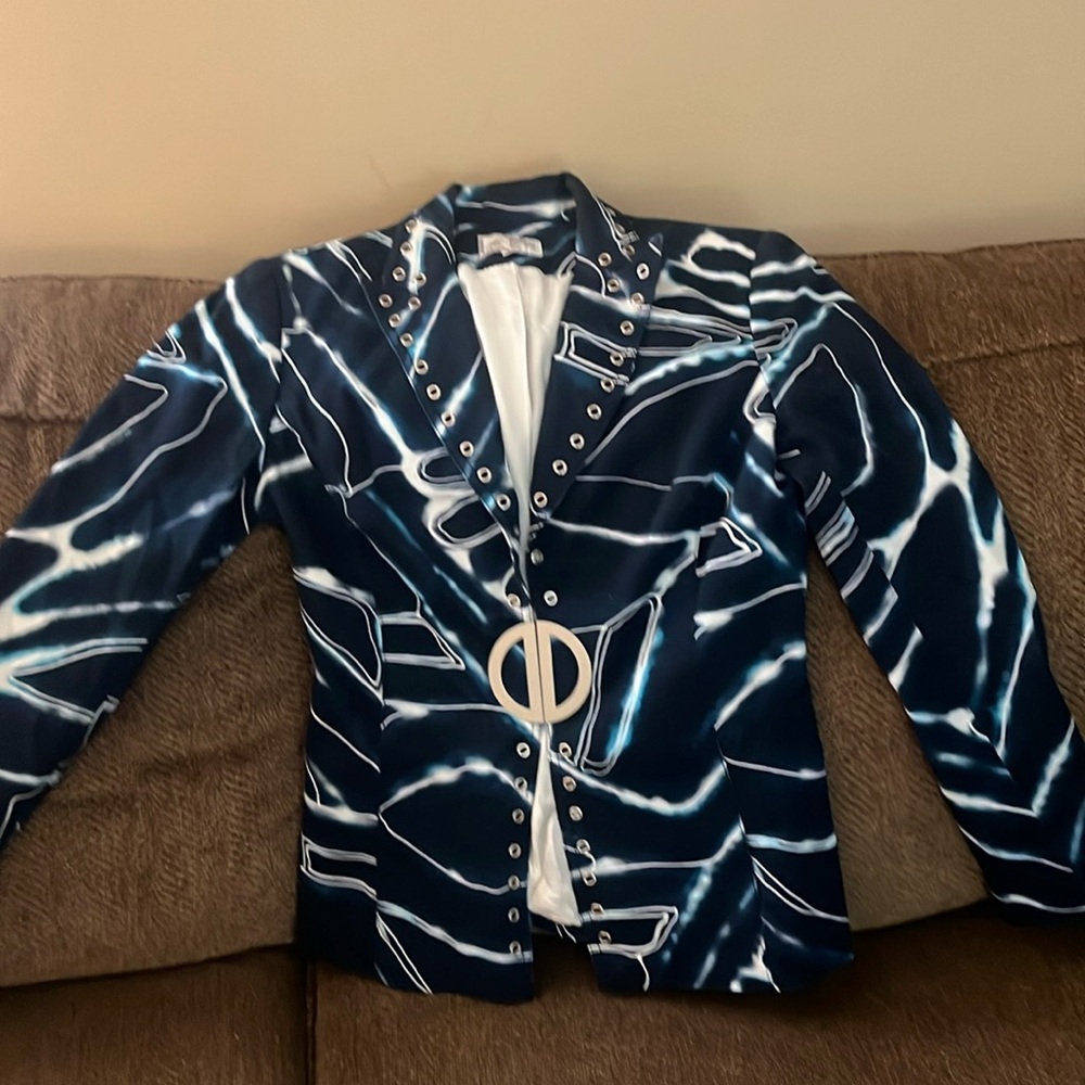 Alberto Makali size 8 Lighting blue blazer metal details and buckle